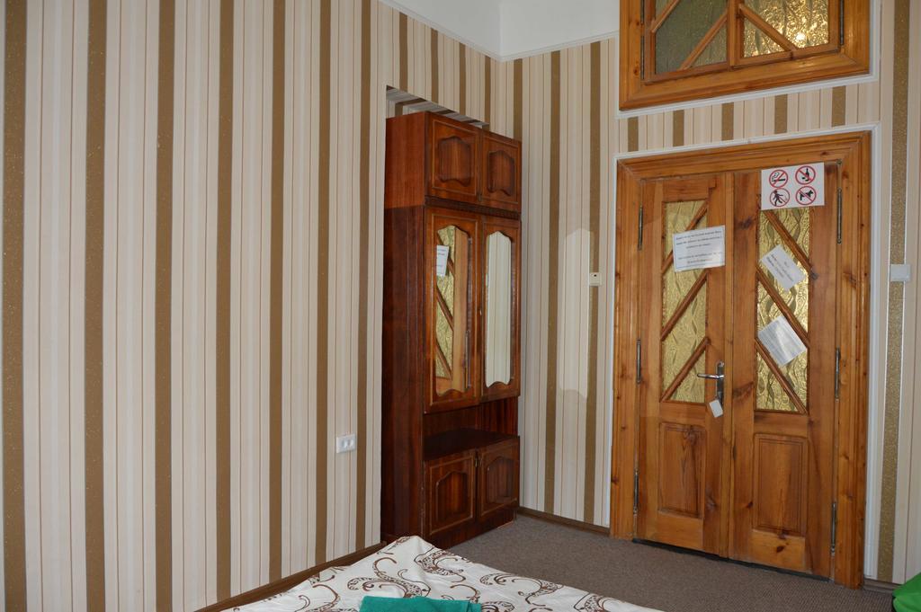 Lviv Lucky Hostel エクステリア 写真
