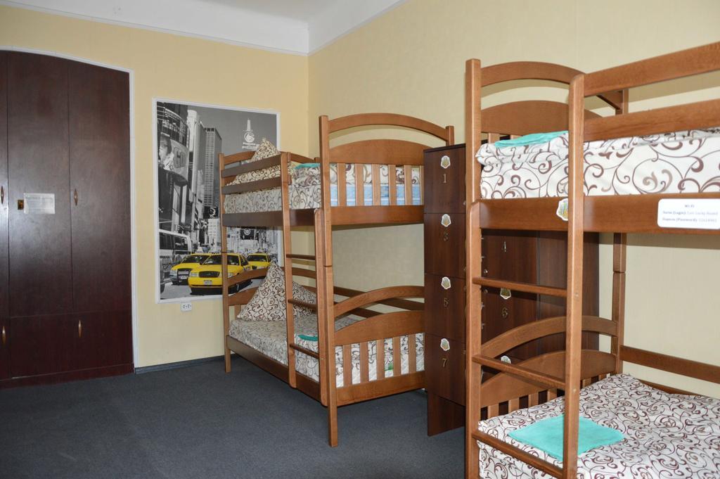 Lviv Lucky Hostel エクステリア 写真